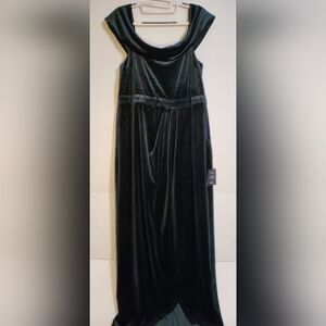 Lulu's Emerald Green Off The Shoulder Maxi Dress